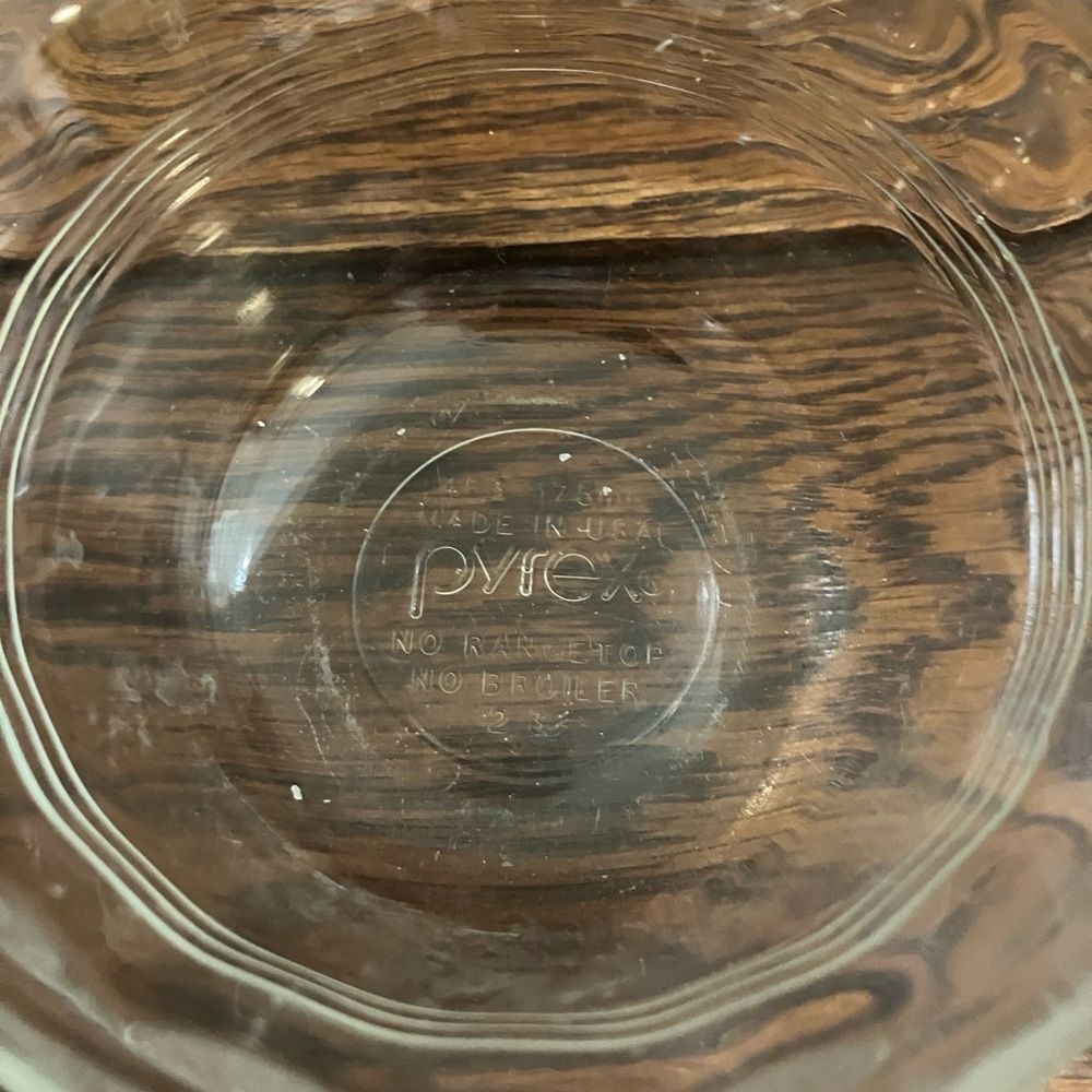 Pyrex Dish - Picture 2 of 2